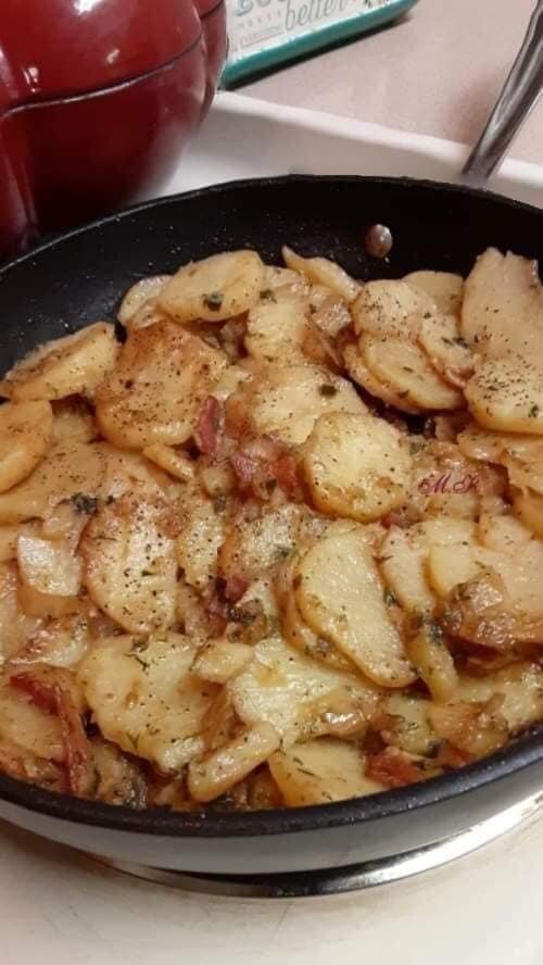 FRIED POTATOES AND ONIONS