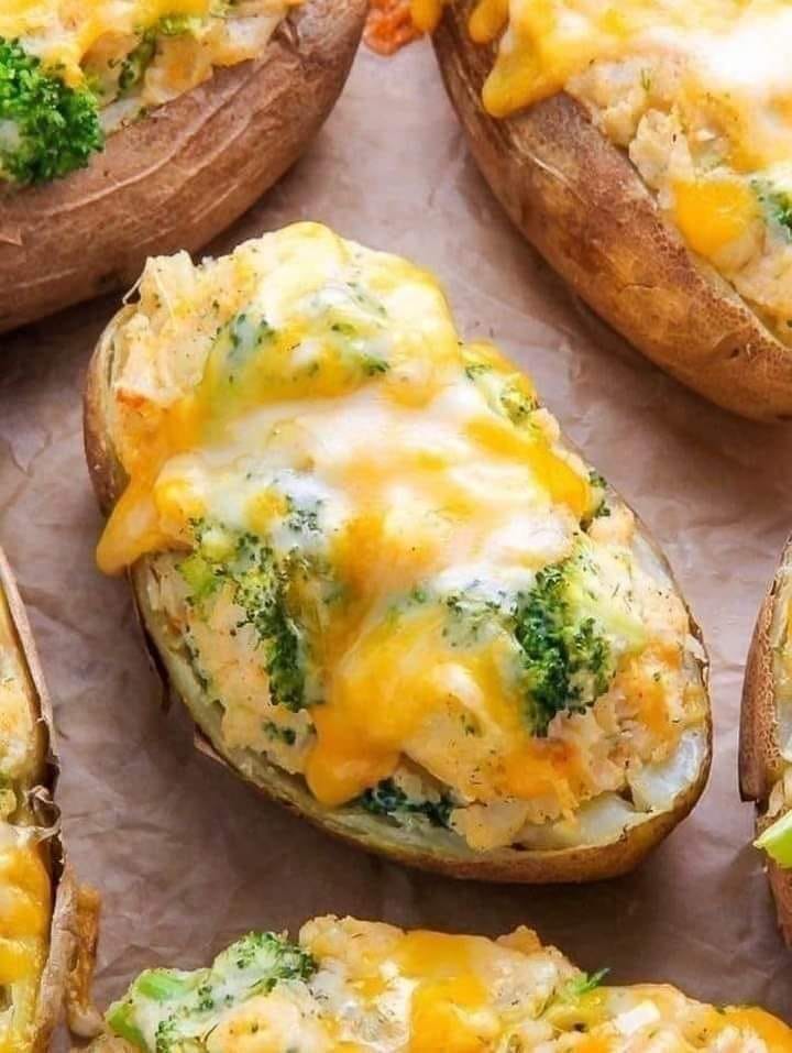 Broccoli & Cheddar Twice-Baked Potatoes