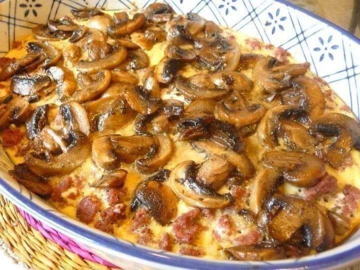 SAVORY MUSHROOM BEEF CASSEROLE