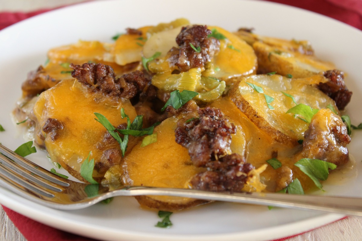 SCALLOP POTATO and GROUND BEEF CASSEROLE