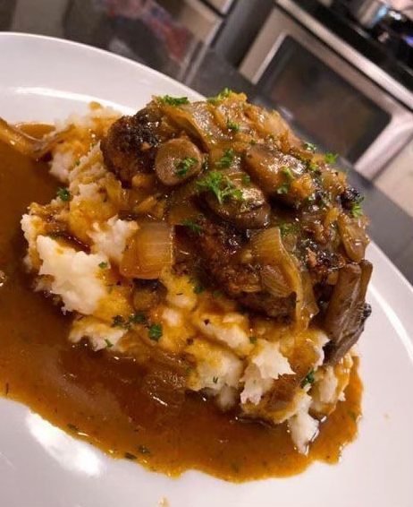 Salisbury Steak with Mashed Potatoes and Mushroom Gravy