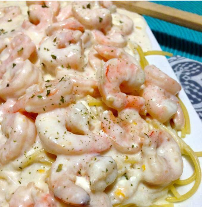 Cheesy Garlic Shrimp Alfredo